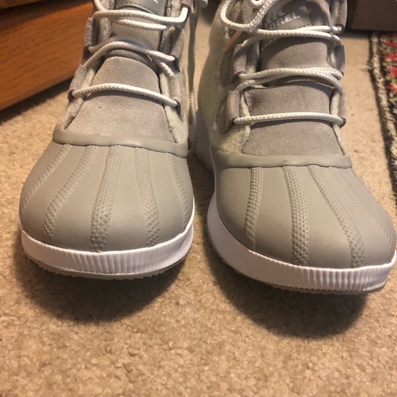 NEW!!Sorel Women's Out 'N About III Classic Duck Boots, Sz 7, Off-White/grey - Picture 5 of 8